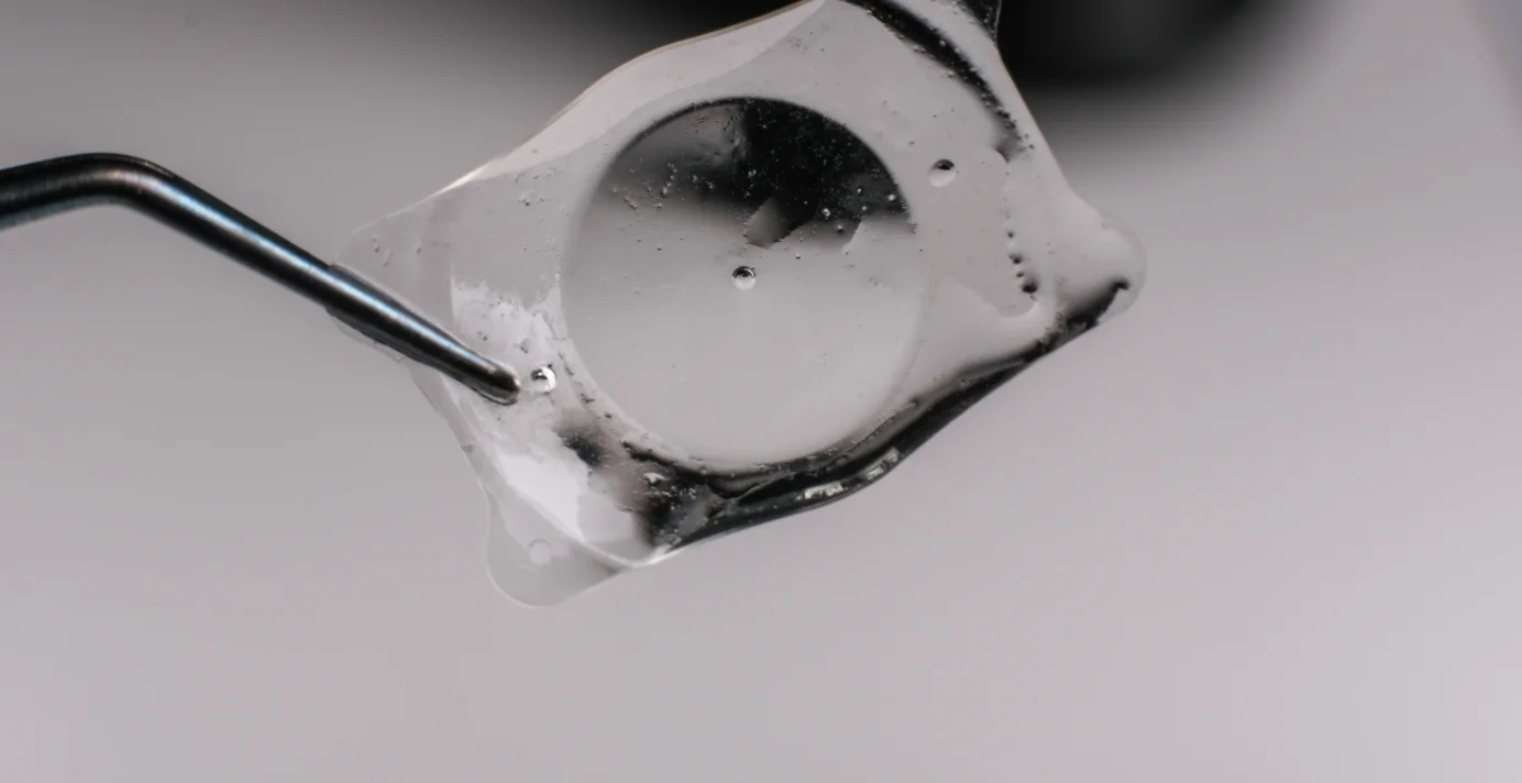 お手入れ不要なICLレンズ素材